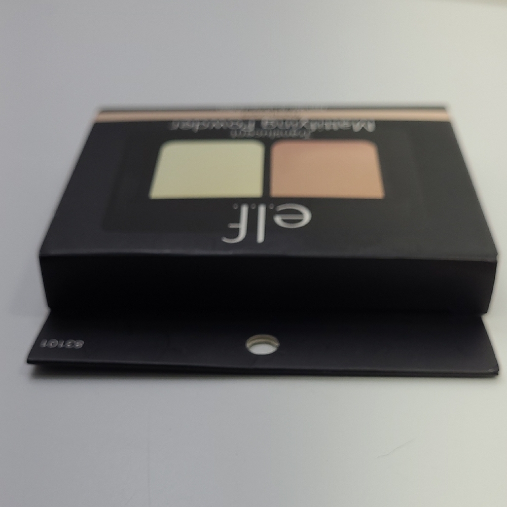 ELF Translucent Mattifying Powder Duo - Translucent - Picture 4 of 7